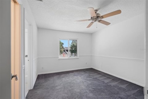 Townhouse in Tampa, Florida 2 bedrooms, 135.82 sq.m. № 2350034 - photo 18