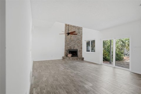 Townhouse in Tampa, Florida 2 bedrooms, 135.82 sq.m. № 2350034 - photo 15