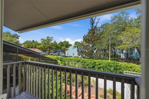 Townhouse in Tampa, Florida 2 bedrooms, 135.82 sq.m. № 2350034 - photo 26