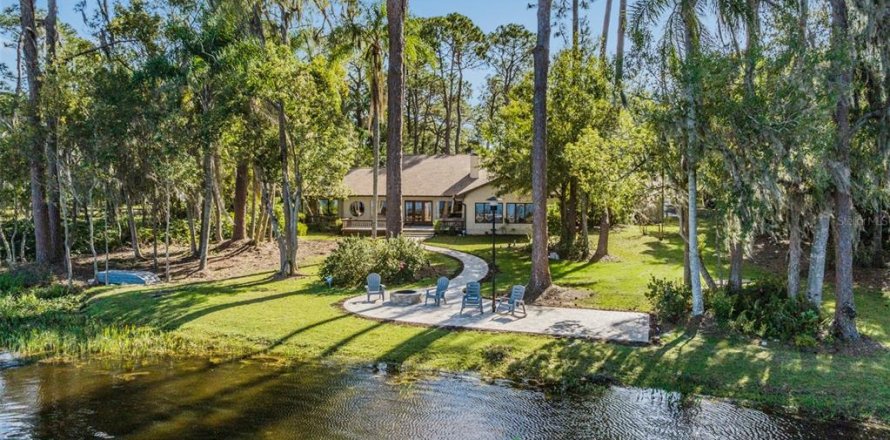 House in Odessa, Florida 4 bedrooms, 301 sq.m. № 1746890