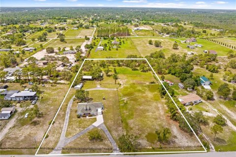 Купить виллу или дом в Бруксвилл, Флорида 3 комнаты, 150.59м2, № 1826296 - фото 1