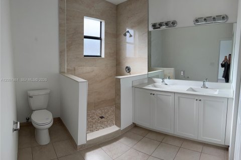 Townhouse in Homestead, Florida 3 bedrooms, 124.02 sq.m. № 2071207 - photo 7