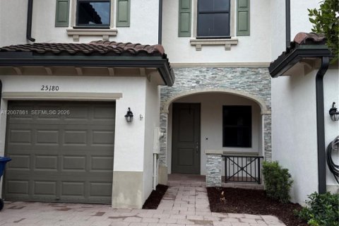 Townhouse in Homestead, Florida 3 bedrooms, 124.02 sq.m. № 2071207