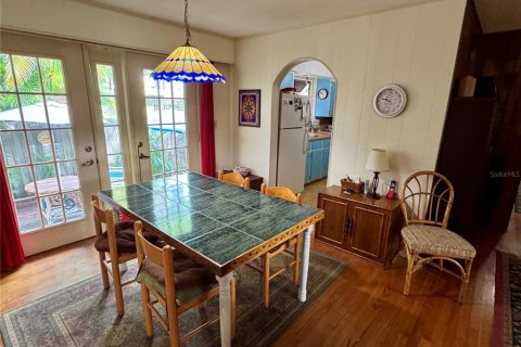 House in Largo, Florida 3 bedrooms, 139.35 sq.m. № 1873396 - photo 8