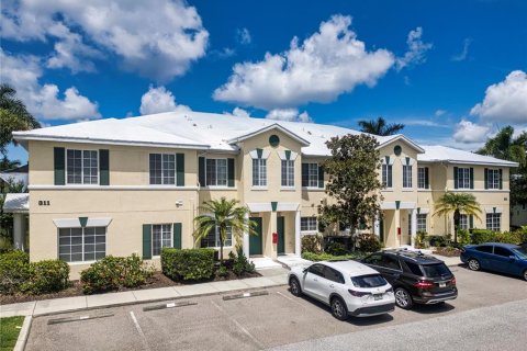 House in Bradenton, Florida 2 bedrooms, 132.76 sq.m. № 1903997 - photo 1