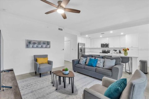 Condo in Bradenton, Florida, 2 bedrooms № 2113118 - photo 16