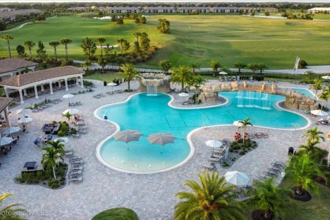 Condo in Bradenton, Florida, 2 bedrooms № 2113118 - photo 24