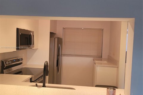 Condo in Davie, Florida, 2 bedrooms № 1761017 - photo 5