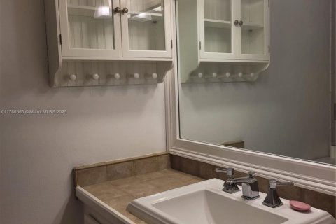 Condo in Davie, Florida, 2 bedrooms № 1761017 - photo 8