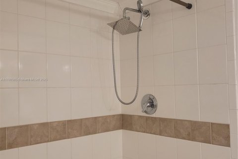 Condo in Davie, Florida, 2 bedrooms № 1761017 - photo 9