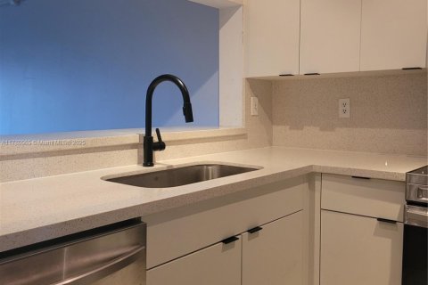 Condo in Davie, Florida, 2 bedrooms № 1761017 - photo 4