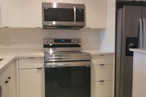 Condo in Davie, Florida, 2 bedrooms № 1761017 - photo 3