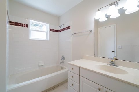House in Orlando, Florida 2 bedrooms, 99.41 sq.m. № 1902870 - photo 14