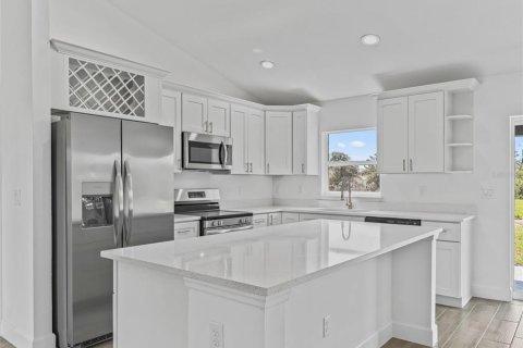 House in Ocala, Florida 3 bedrooms, 123.93 sq.m. № 1894349 - photo 11