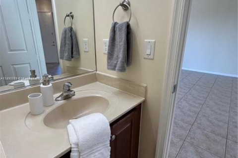 Снять в аренду виллу или дом в Бойнтон-Бич, Флорида 4 спальни, 206.24м2, № 1947923 - фото 13