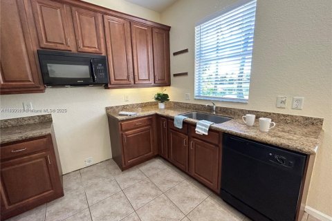 Снять в аренду виллу или дом в Бойнтон-Бич, Флорида 4 спальни, 206.24м2, № 1947923 - фото 16