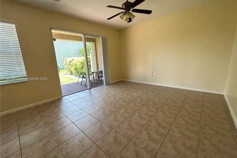 Снять в аренду виллу или дом в Бойнтон-Бич, Флорида 4 спальни, 206.24м2, № 1947923 - фото 14