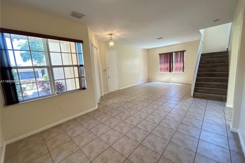 Снять в аренду виллу или дом в Бойнтон-Бич, Флорида 4 спальни, 206.24м2, № 1947923 - фото 9