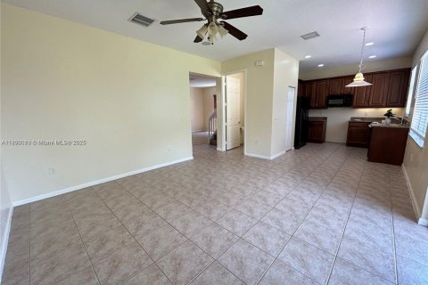 Снять в аренду виллу или дом в Бойнтон-Бич, Флорида 4 спальни, 206.24м2, № 1947923 - фото 18