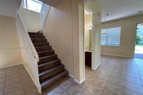 Снять в аренду виллу или дом в Бойнтон-Бич, Флорида 4 спальни, 206.24м2, № 1947923 - фото 7