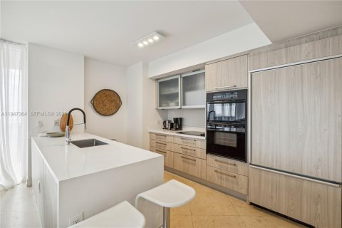 Condo in Hallandale Beach, Florida, 2 bedrooms  № 2052792 - photo 4