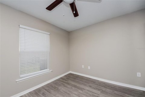 Casa en alquiler en Kissimmee, Florida, 3 dormitorios, 186.36 m2 № 2096039 - foto 11