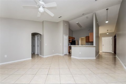 Casa en alquiler en Kissimmee, Florida, 3 dormitorios, 186.36 m2 № 2096039 - foto 4