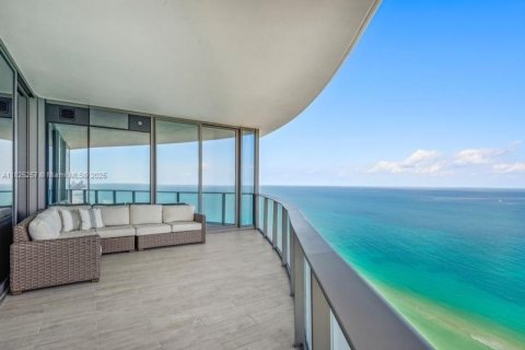 Condo in Sunny Isles Beach, Florida, 3 bedrooms  № 1808993 - photo 20