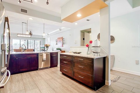 Condo in Punta Gorda, Florida, 2 bedrooms  № 1744322 - photo 9