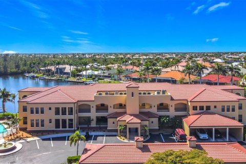Condo in Punta Gorda, Florida, 2 bedrooms  № 1744322 - photo 1