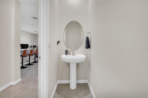 Townhouse in Land O' Lakes, Florida 3 bedrooms, 155.43 sq.m. № 2106124 - photo 5