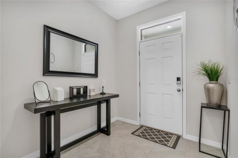 Townhouse in Land O' Lakes, Florida 3 bedrooms, 155.43 sq.m. № 2106124 - photo 3