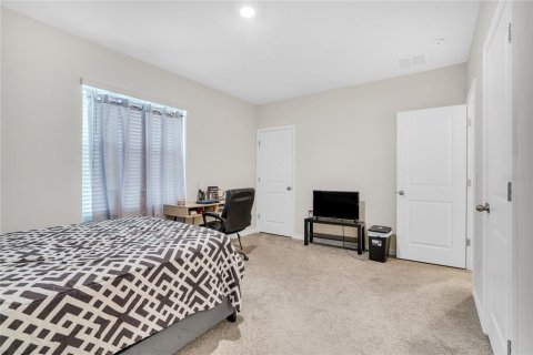 Townhouse in Land O' Lakes, Florida 3 bedrooms, 155.43 sq.m. № 2106124 - photo 16