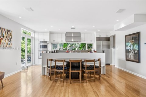 Villa ou maison à vendre à Miami Beach, Floride: 4 chambres, 351.45 m2 № 2059991 - photo 10