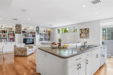 Villa ou maison à vendre à Miami Beach, Floride: 4 chambres, 351.45 m2 № 2059991 - photo 8