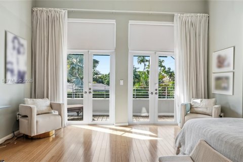 Villa ou maison à vendre à Miami Beach, Floride: 4 chambres, 351.45 m2 № 2059991 - photo 23