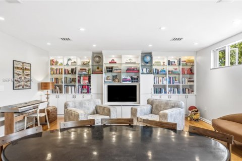 Villa ou maison à vendre à Miami Beach, Floride: 4 chambres, 351.45 m2 № 2059991 - photo 11