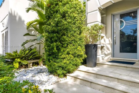 Villa ou maison à Miami Beach, Floride 4 chambres, 351.45 m2 № 2059991