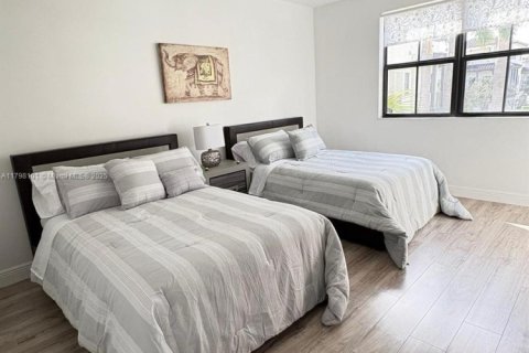 Touwnhouse à vendre à Doral, Floride: 4 chambres, 226.5 m2 № 1959702 - photo 12