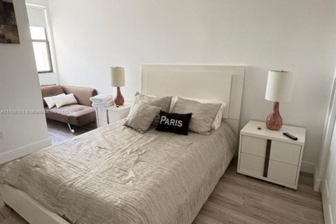 Touwnhouse à vendre à Doral, Floride: 4 chambres, 226.5 m2 № 1959702 - photo 18