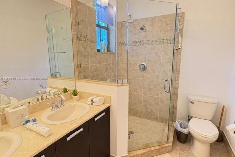 Touwnhouse à vendre à Doral, Floride: 4 chambres, 226.5 m2 № 1959702 - photo 16