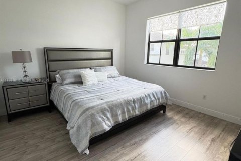 Touwnhouse à vendre à Doral, Floride: 4 chambres, 226.5 m2 № 1959702 - photo 4