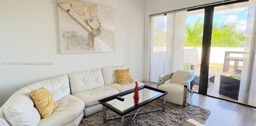 Touwnhouse à Doral, Floride 4 chambres, 226.5 m2 № 1959702