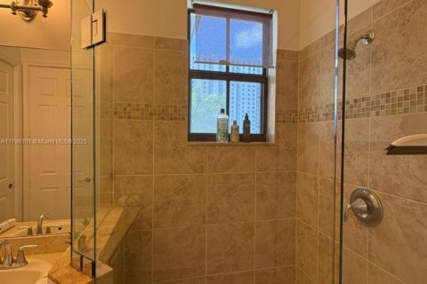 Touwnhouse à vendre à Doral, Floride: 4 chambres, 226.5 m2 № 1959702 - photo 17