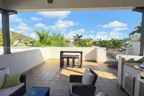 Touwnhouse à vendre à Doral, Floride: 4 chambres, 226.5 m2 № 1959702 - photo 5