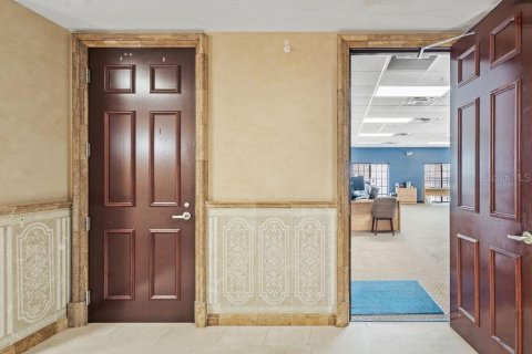 Immobilier commercial à louer à Orlando, Floride: 78.97 m2 № 1843942 - photo 8