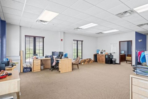 Immobilier commercial à louer à Orlando, Floride: 78.97 m2 № 1843942 - photo 4