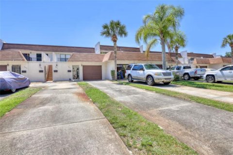 Condo in Titusville, Florida, 2 bedrooms  № 1640350 - photo 1
