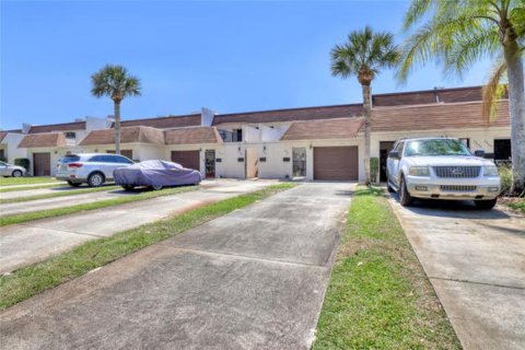 Condo in Titusville, Florida, 2 bedrooms  № 1640350 - photo 2