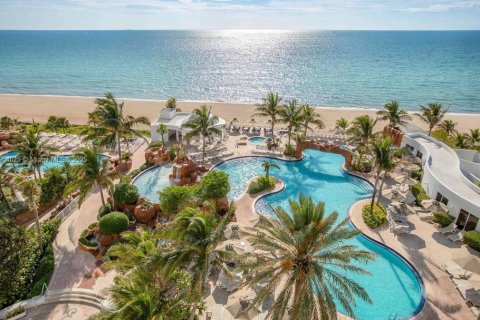 Condominio en venta en Sunny Isles Beach, Florida, 51.19 m2 № 2012204 - foto 12